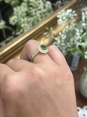 Green Tourmaline and Diamond Ring in 18ct Yellow Gold