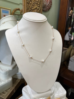 Pearl Necklace in 9ct yellow gold