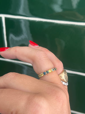 Australian Sapphire Band in 18ct Yellow Gold