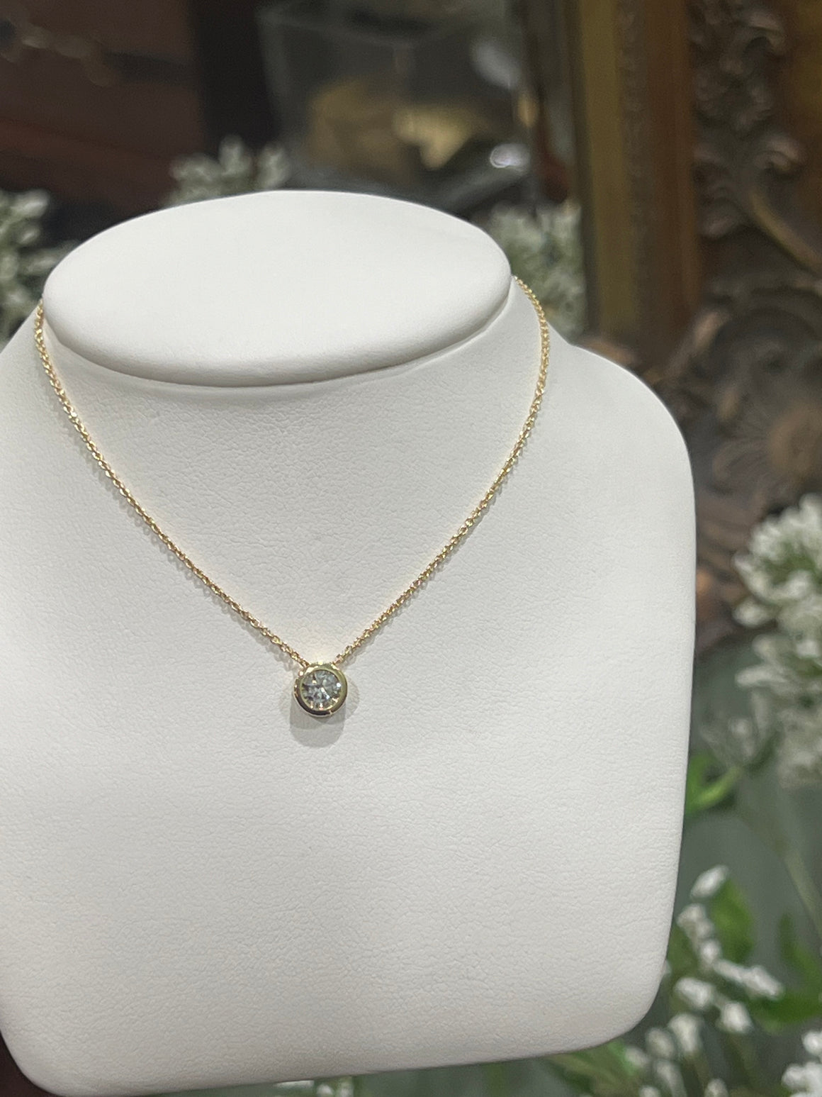 Solitaire Diamond Necklace in 18ct Yellow Gold - Round 0.40