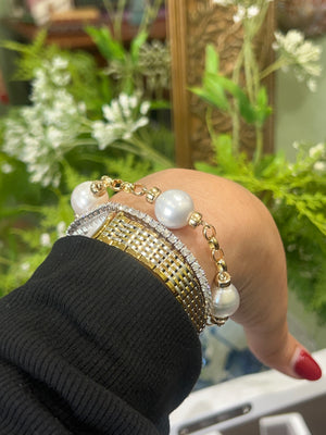 Pearl and Chain Bracelet in Yellow Gold