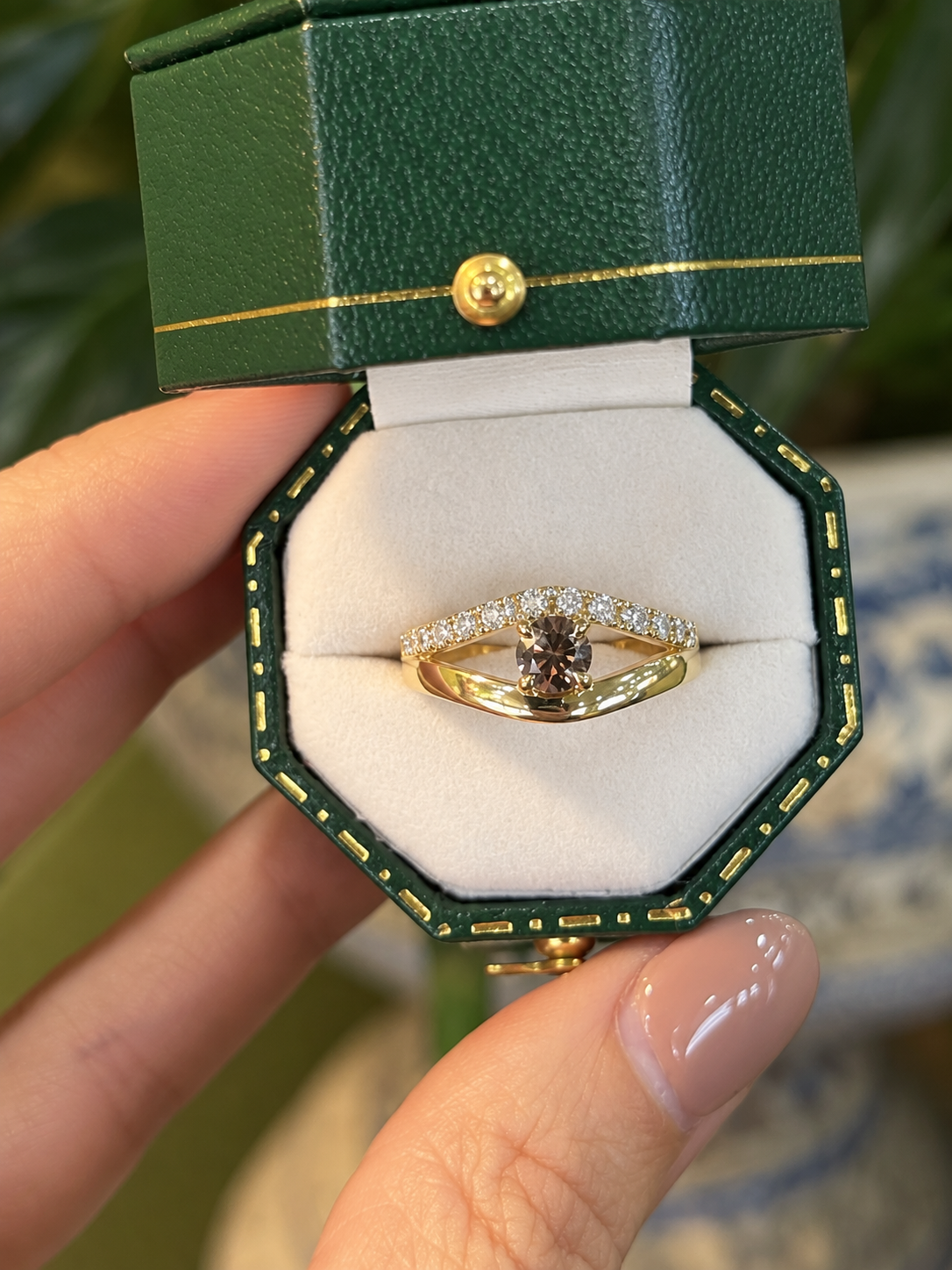 Australian Chocolate Diamond Ring in 18ct Yellow Gold